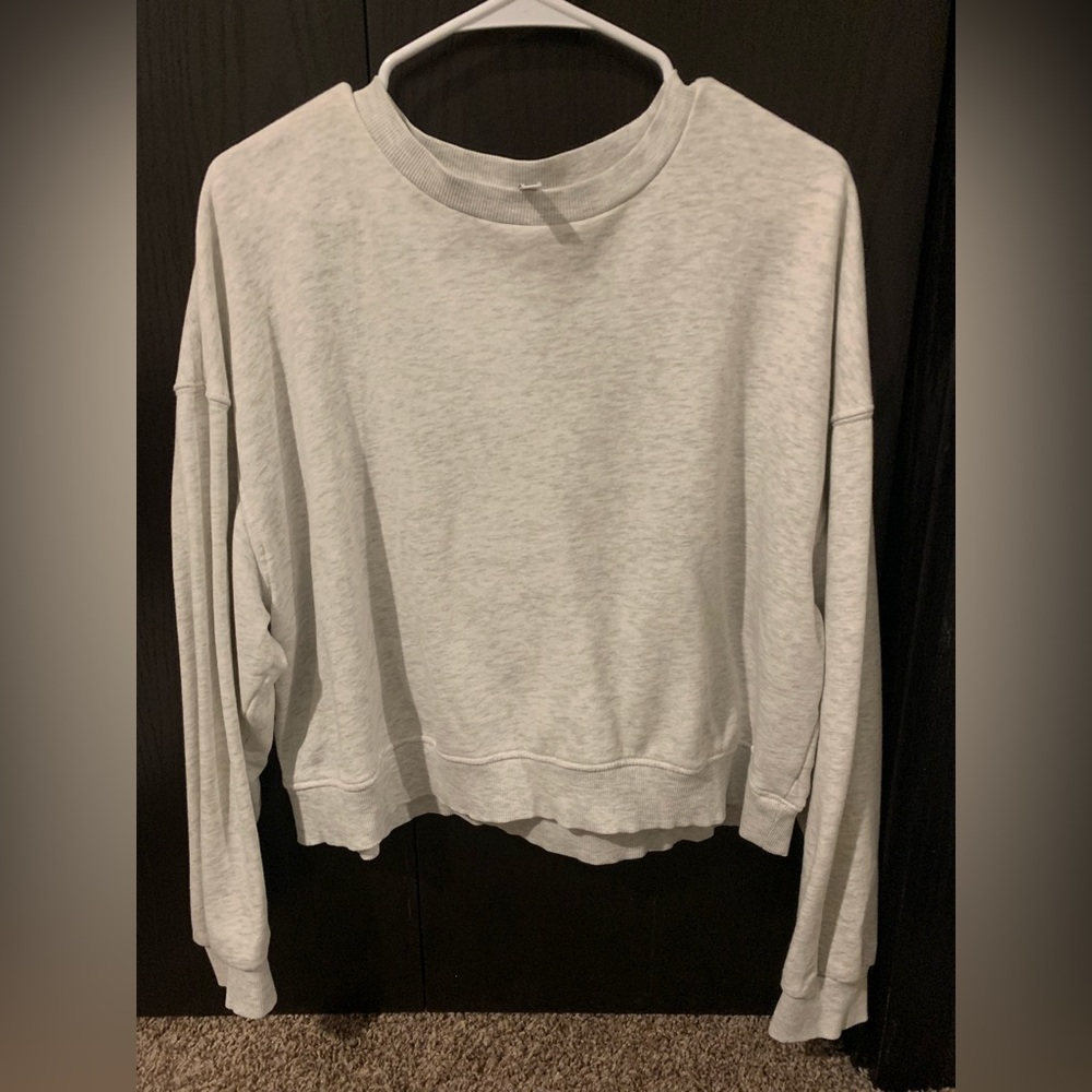 H&M crewneck cropped